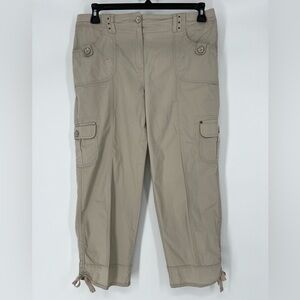 CHICOS CAPRIS‎ NWOT PULL ON ELASTIC WAISTBAND W/ZIPPER AND BUTTON CARGO STYLE